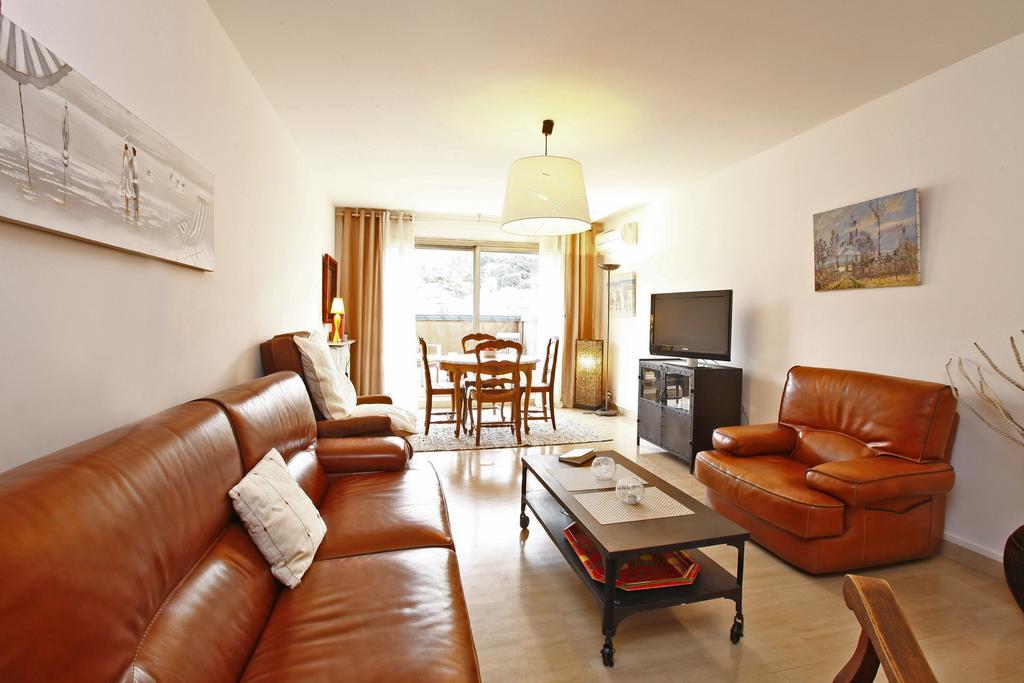 Appartement 6 Personnes Avec Terrasse Le Port Nice Room photo