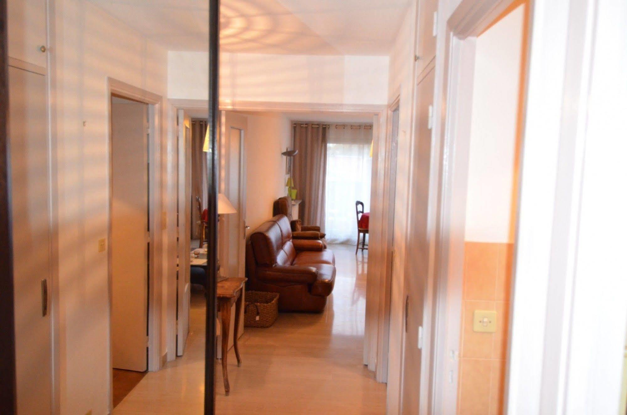 Appartement 6 Personnes Avec Terrasse Le Port Nice Exterior photo